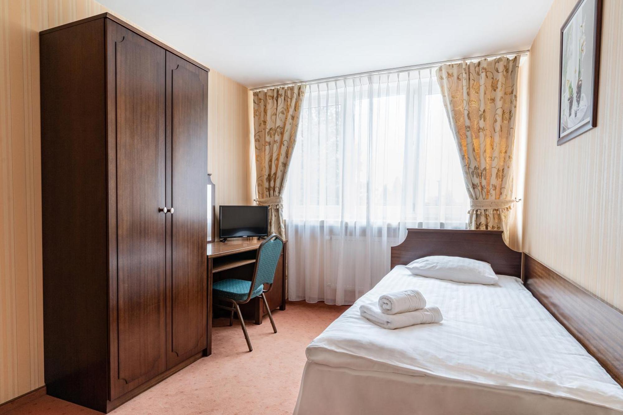 Hotel Alf Краків Екстер'єр фото